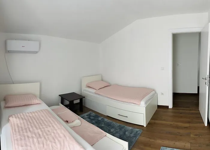 Ilidza Park דירה